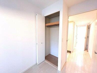 丈の長いお召し物もかけられるクローゼット