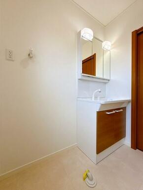 「脱衣所」室内洗濯機置き場あります