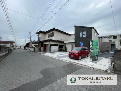 北側約6.1M幅員の公道。車の出し入れもスムーズに行えますね＾＾