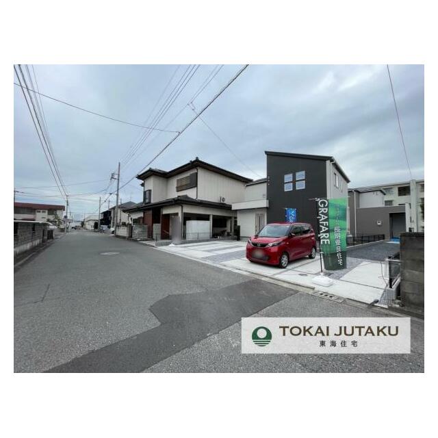 北側約6.1M幅員の公道。車の出し入れもスムーズに行えますね＾＾