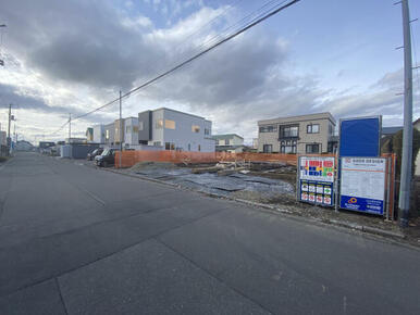 販売現地 前面道路（8.0m）