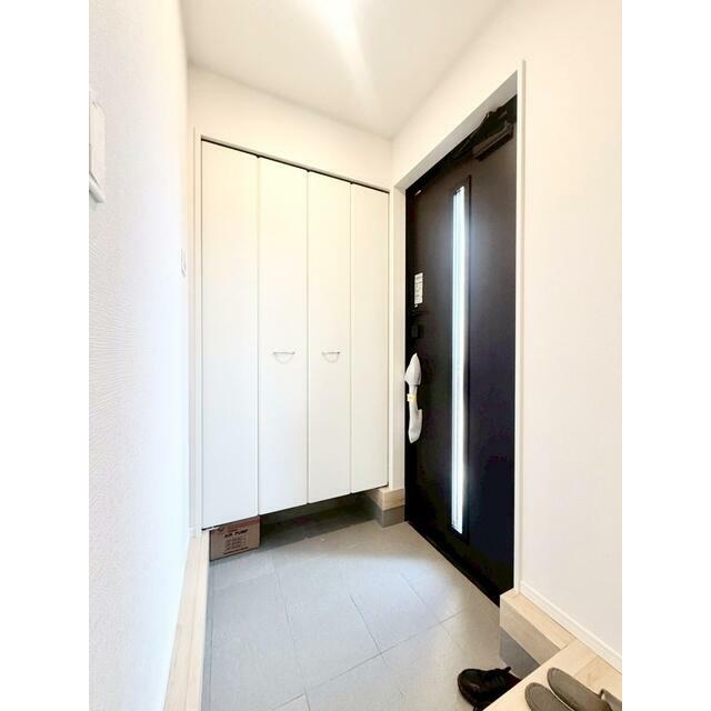 玄関には大容量の下駄箱あり！ 靴が好きな方にもおすすめです☆