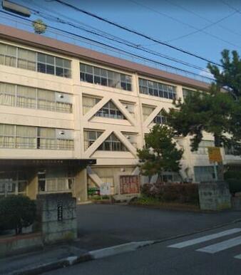 高岡市立成美小学校