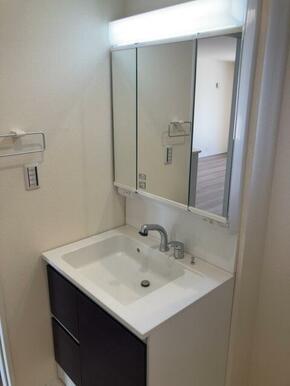 毎朝の寝癖チェックもおまかせ（1号棟）