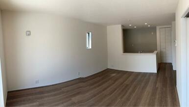 リラックスできる場所だからリビングは家具＆レイアウトにこだわりたい！（1号棟）