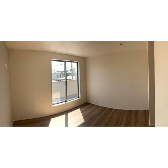 リビングと洋室の使い分けで生活にメリハリを（1号棟）