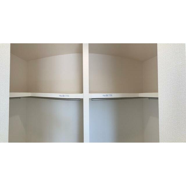 「今日は何着ていこう？」そんな楽しみを味わえる暮らし（2号棟）