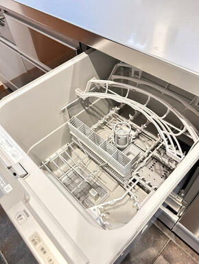食洗器が付いているので、食器を洗う手間が省けます！