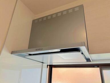 「レンジフード」新品に交換しております。