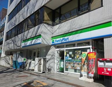 ファミリーマート久屋通店