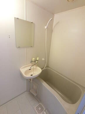 (参考)同一建物内の他の部屋の写真となります。