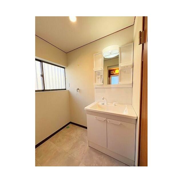 「洗面脱衣所」洗面台新規交換済み、クッションフロア・クロス張替え済みです。