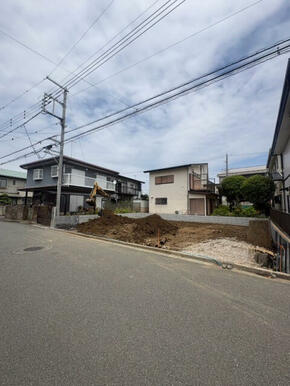 広々した約21帖のリビング・ダイニングで開放感を満喫できる4LDK邸宅。