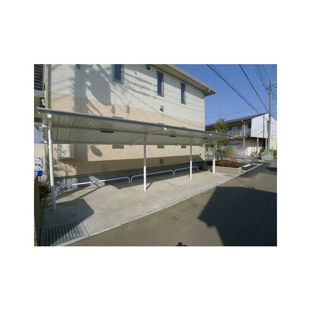 屋根付き駐輪場もございます。