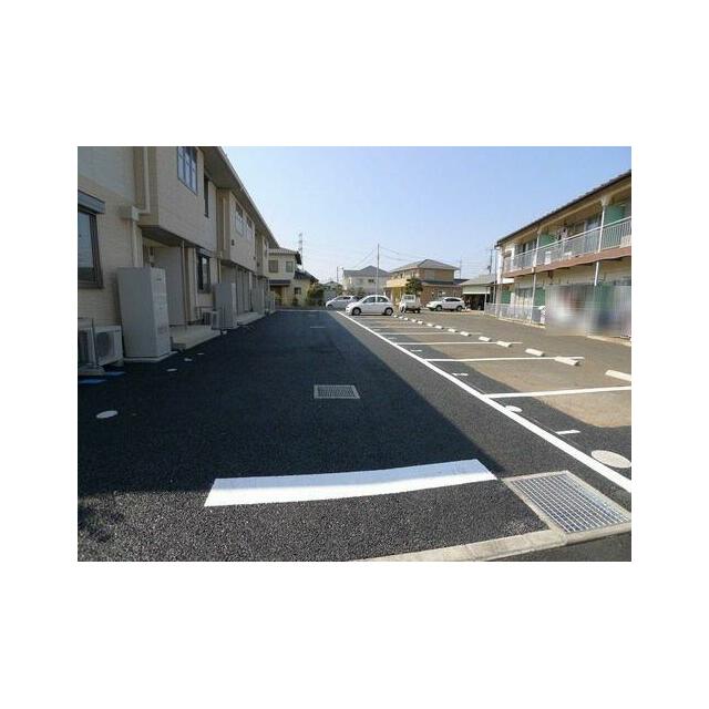 敷地内駐車場もご用意しております（別途契約）