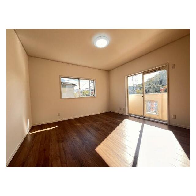 2階東側洋室8帖