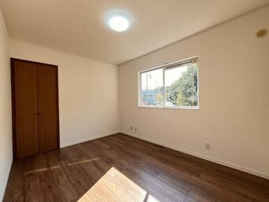 2階中央洋室6帖