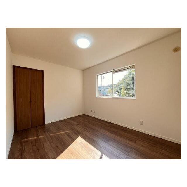 2階中央洋室6帖