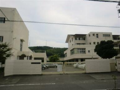 東中学校