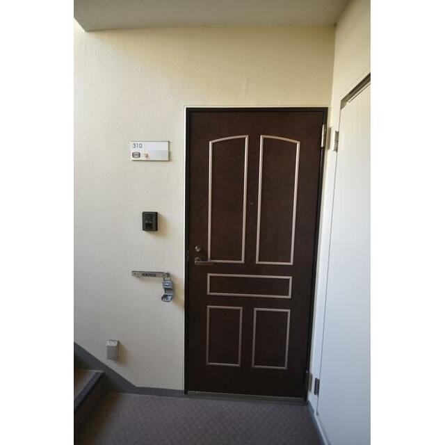 モニター付きインターフォンで安心です