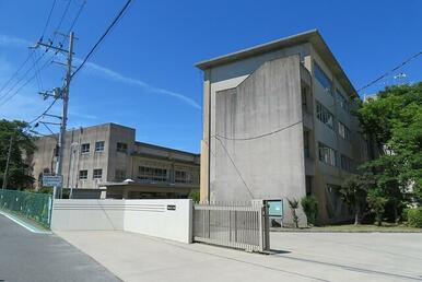 交野市立第三中学校