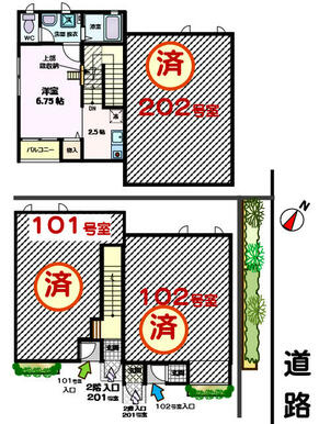 間取り図全体　各部屋部分は、お隣と階段で仕切られているので　お隣さんの音も気になりにくい間取りです