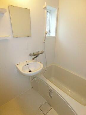 ゆったり過ごせるお風呂です