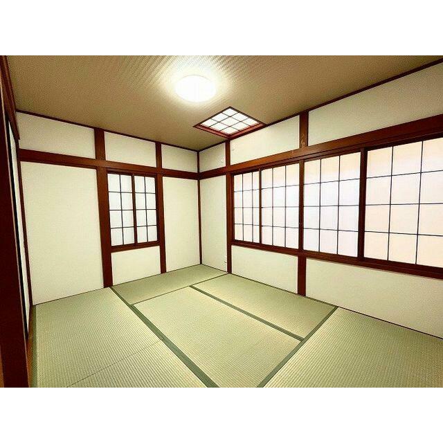 「１階和室」２面採光のお部屋です。