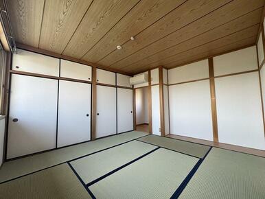 2階8帖の和室です♪