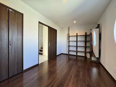 7.5帖あるので家族の寝室などにも利用可能です。