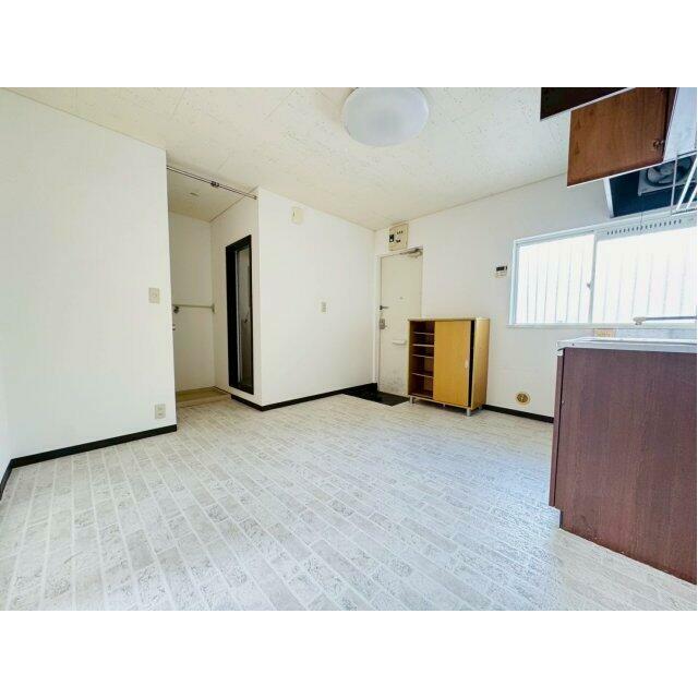 白を基調とした気持ちのいいDKです。