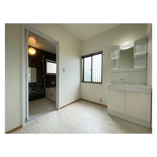 身支度・洗濯・お風呂と毎日大活躍の洗面スペース！