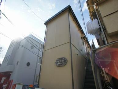 建物構造は軽量鉄骨造♪