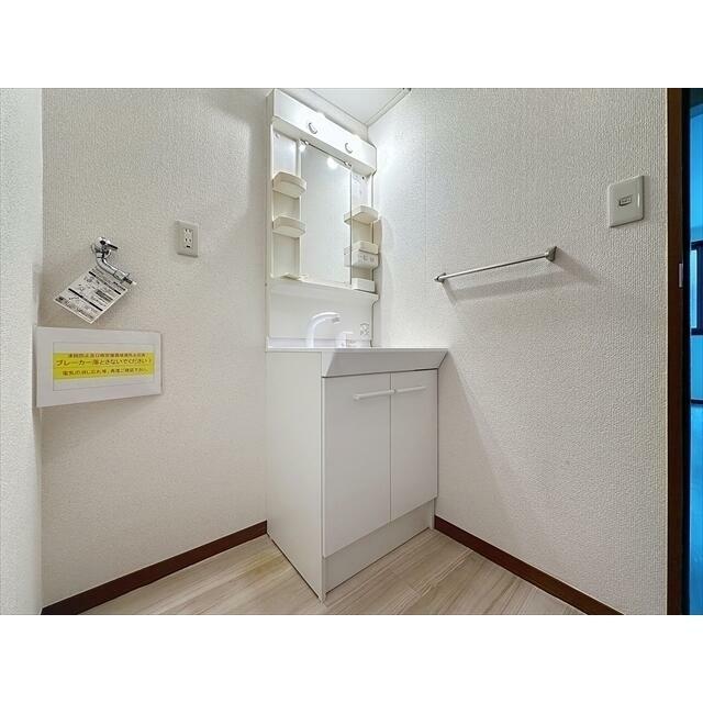 身支度に便利な洗髪洗面化粧台