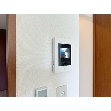 来客の顔が見えて安心