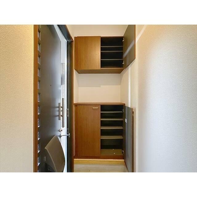 下駄箱は棚数豊富です