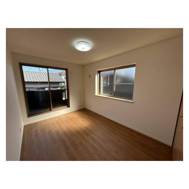 2階洋室約6.7帖、別角度から