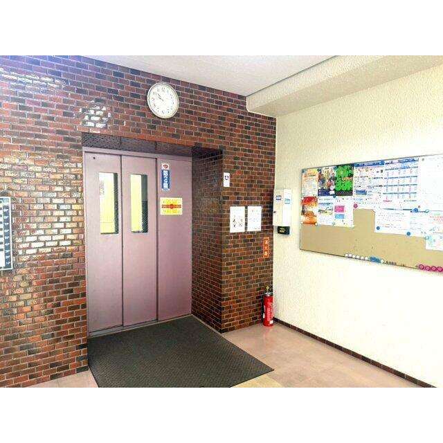 1F　エレベーター