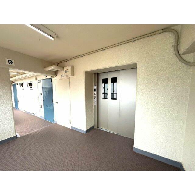 ９F　エレベーター