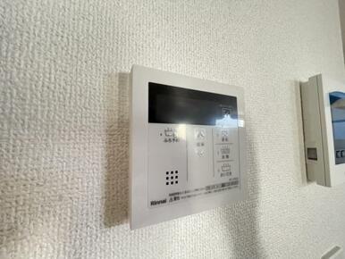 いつでも暖かい湯船に入れる追焚き炊き機能付き＾＾