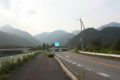 湖西バイパス「志賀ＩＣ」まで車で約5分。