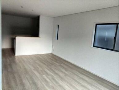 家族団らんを楽しむリビング