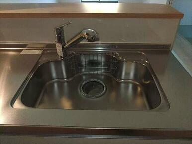 毎日立つ場所だから、心地よい高さか確認したい