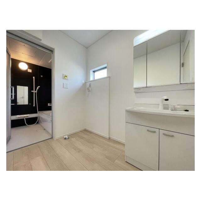 朝の準備・毎日の洗濯・帰宅後のお風呂と大活躍の洗面スペース＾＾