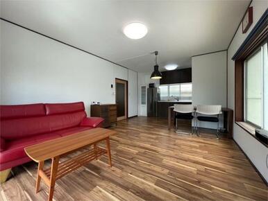 合計１６帖の続き和室は寝室や団らんの場としてお使いいただけます！