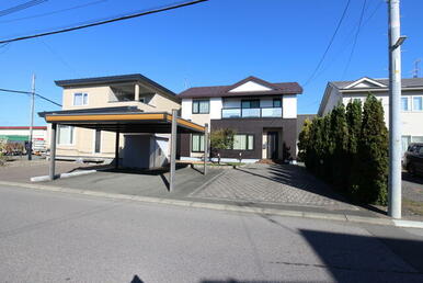 便利な立地ながら周辺は落ち着いた閑静な住宅街です