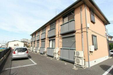 積水ハウス施工、軽量鉄骨造２階建賃貸住宅「シャーメゾン」です。