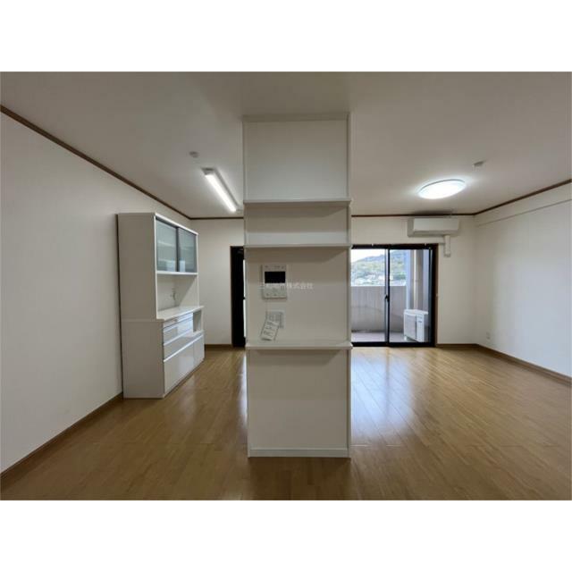キッチン横棚