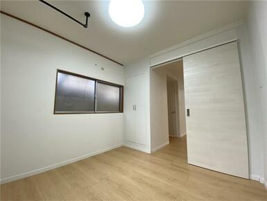 洋室（室内物干し付き）