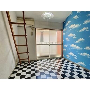 アクセントクロスが爽やかなお部屋です